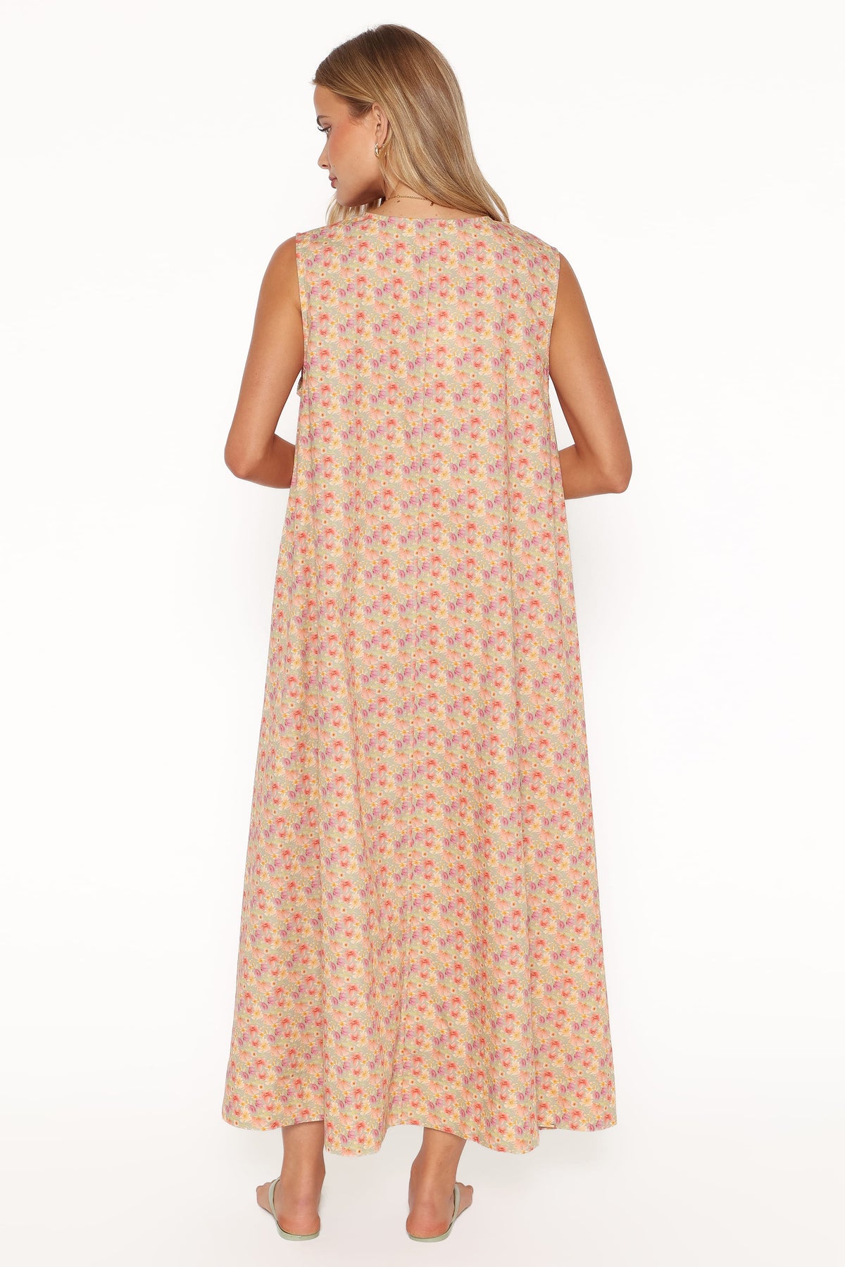 Laurita Maxi Dress in Sage Wildflower – view 5 of 7