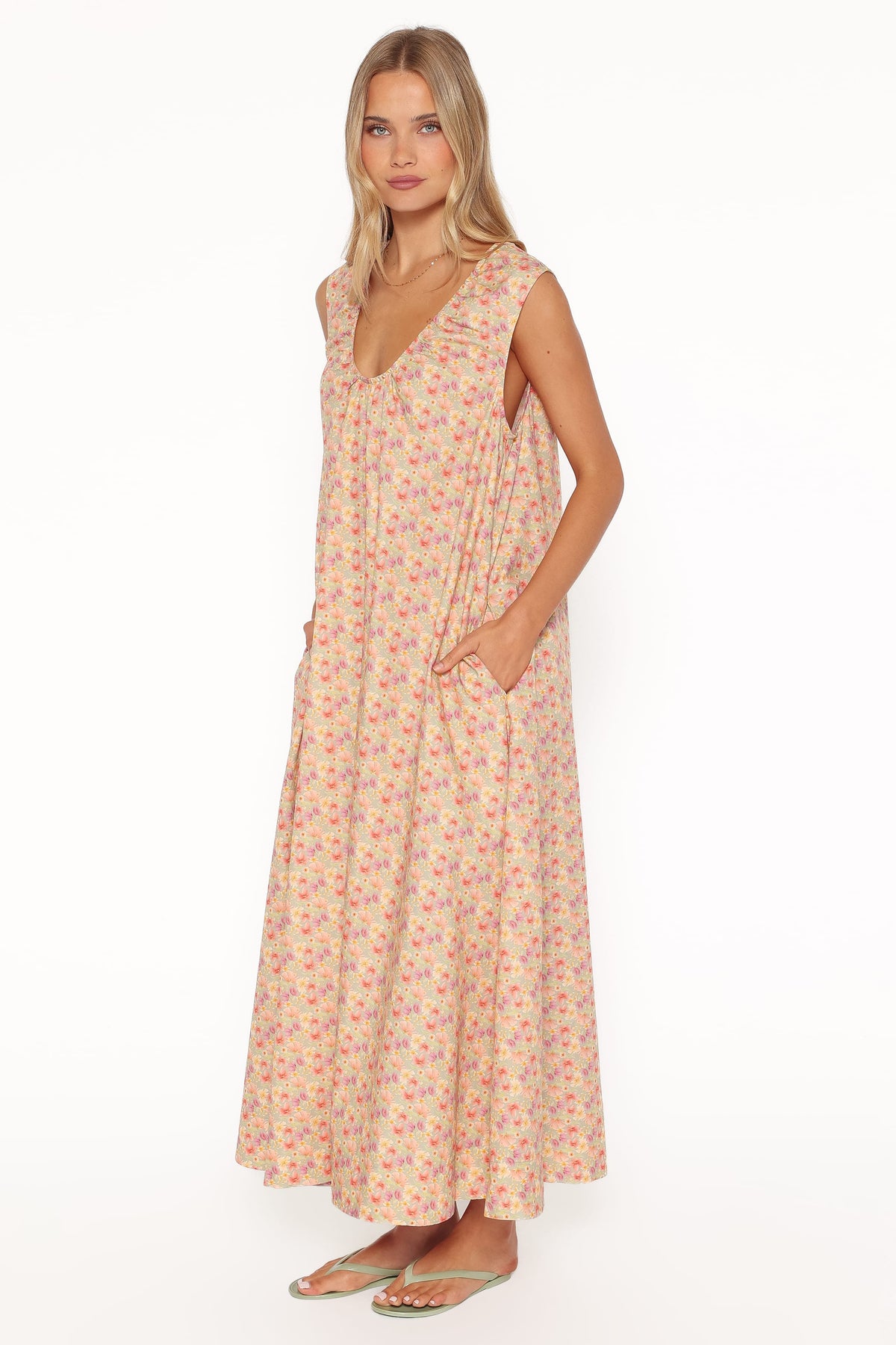 Laurita Maxi Dress in Sage Wildflower – view 4 of 7