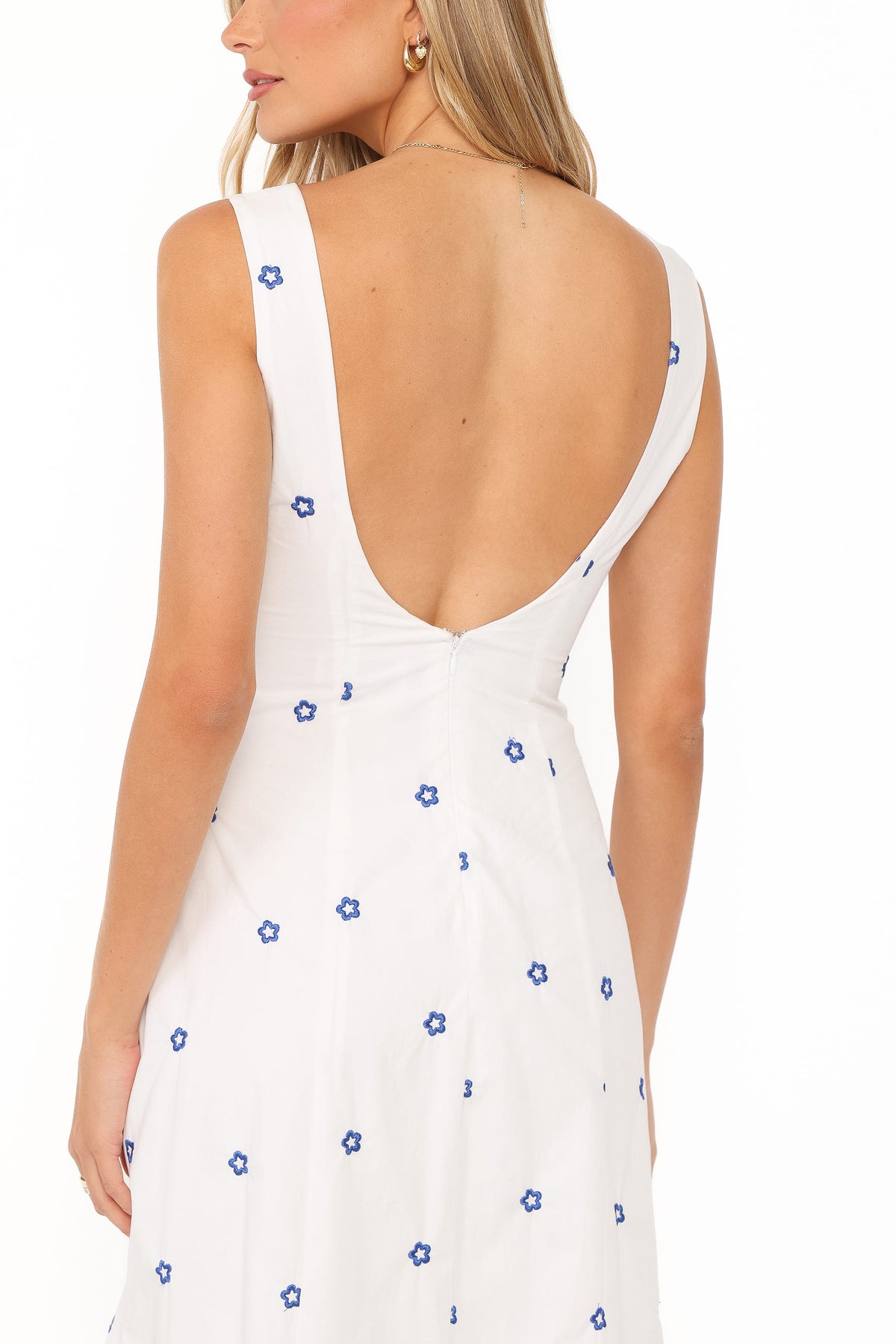 Luellen Embroidered Daisy Midi Dress in White – view 2 of 6