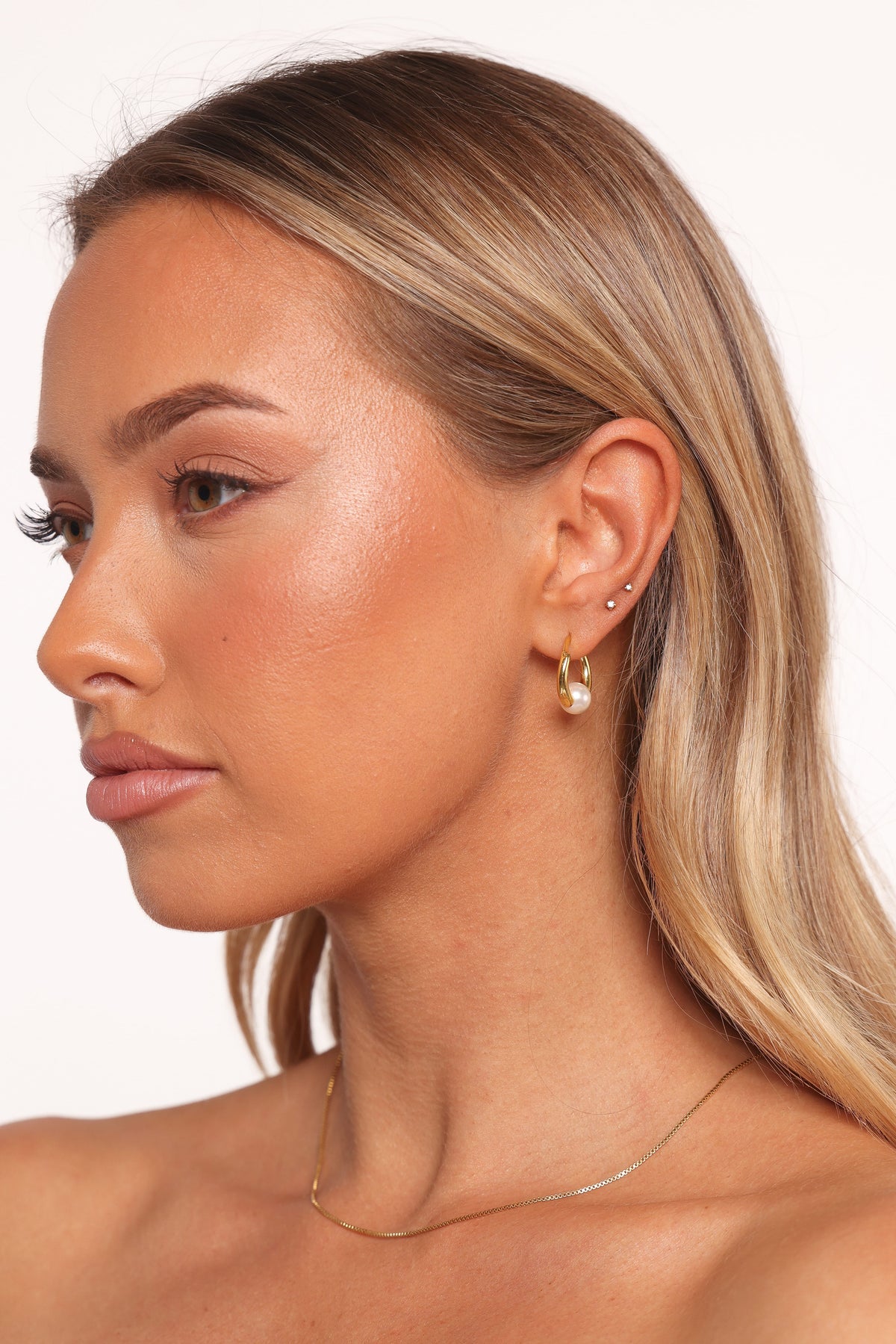 Aldira Earrings in Gold/Pearl