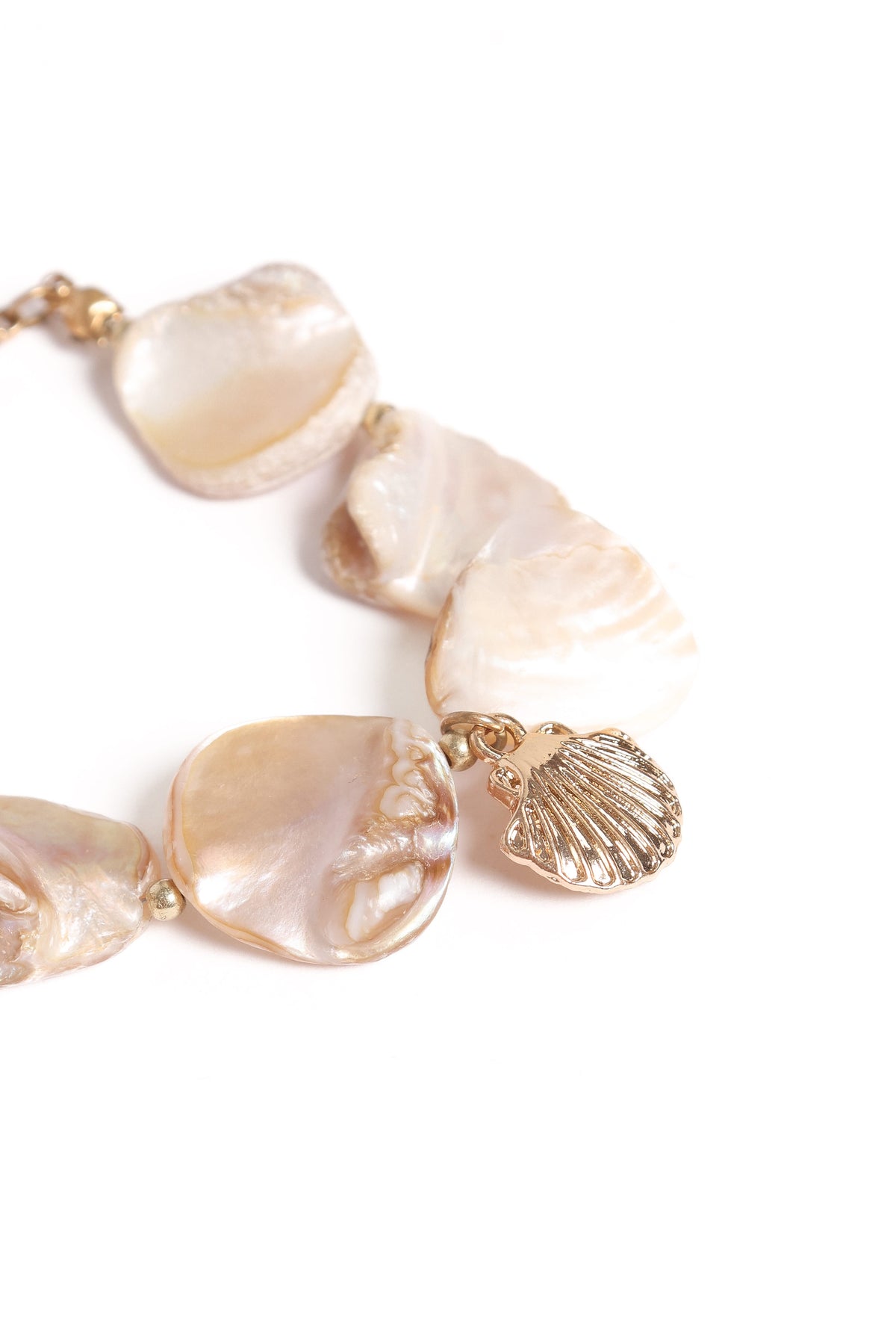 Astrid Shell Bracelet in Gold – view 3 of 3