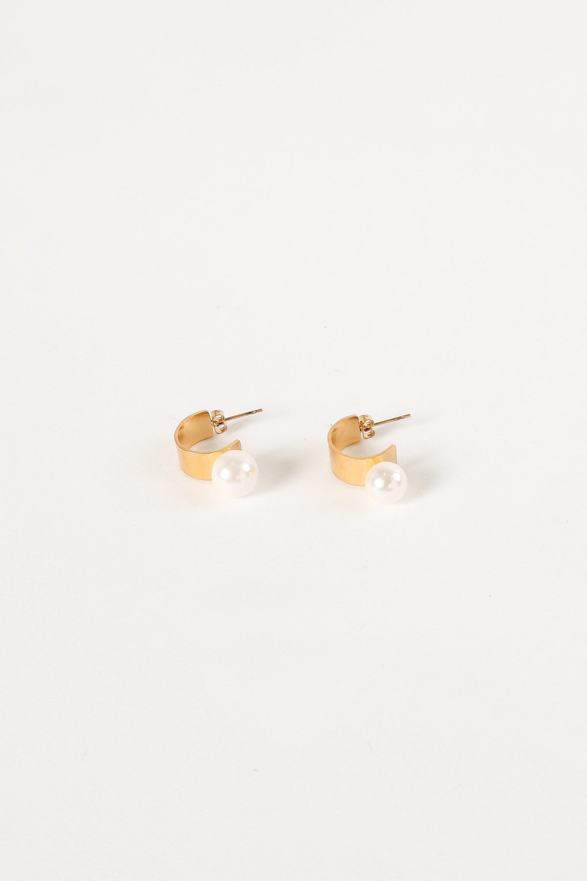 Callie Pearl Hoop Earrings in Gold – view 1 of 3