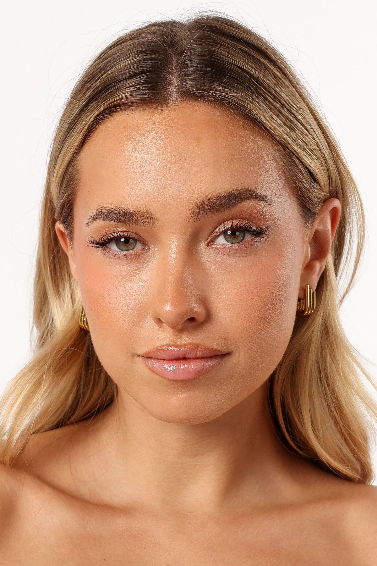 Emily Earrings in Gold – view 4 of 4