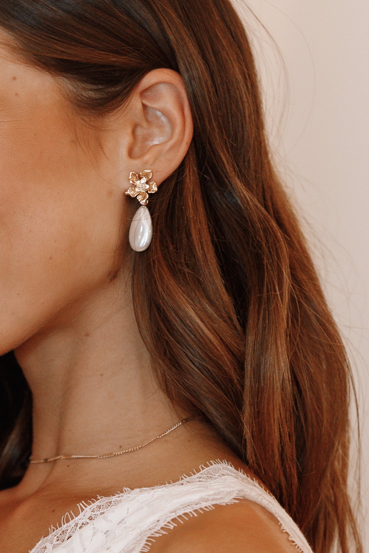 Everly Pearl Earrings in Gold – view 1 of 2