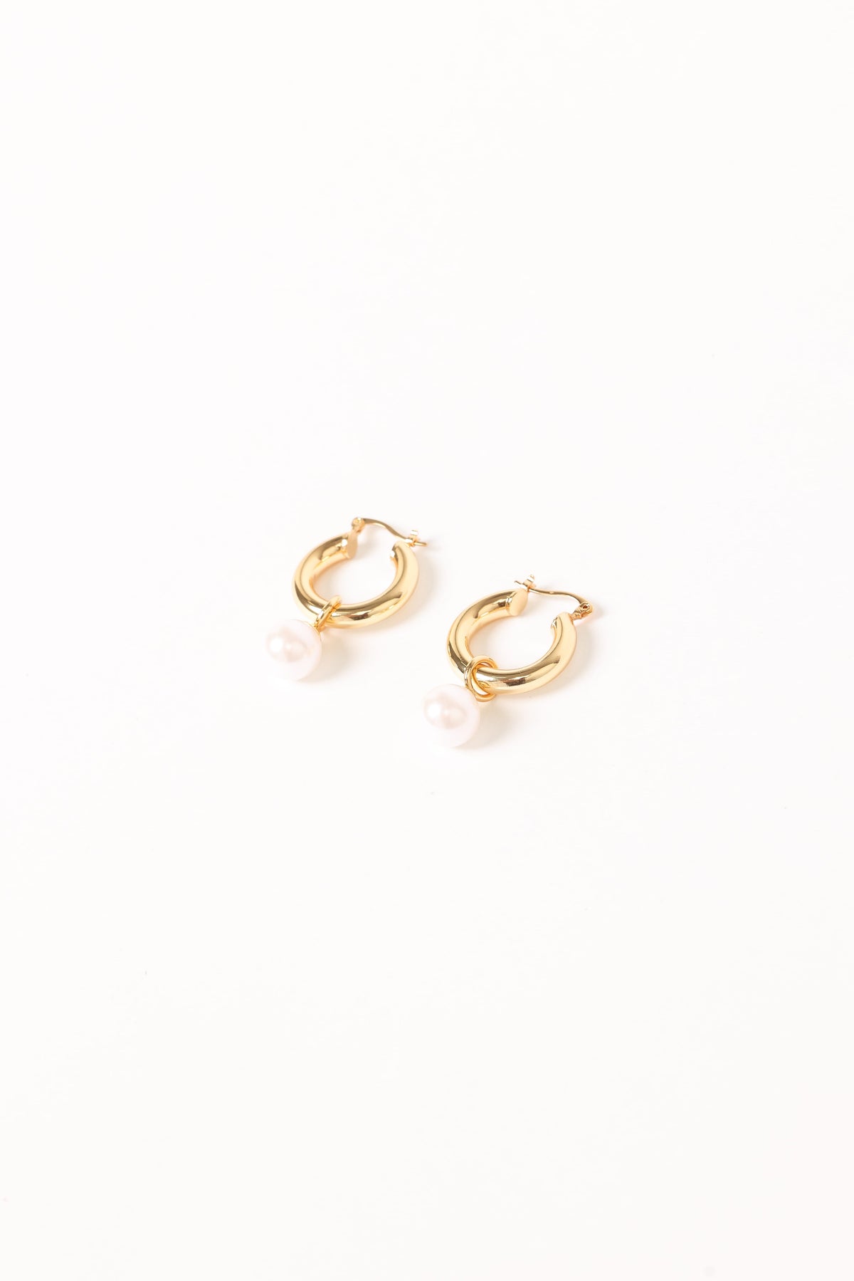 Geneva Earrings in Gold/Pearl – view 3 of 4