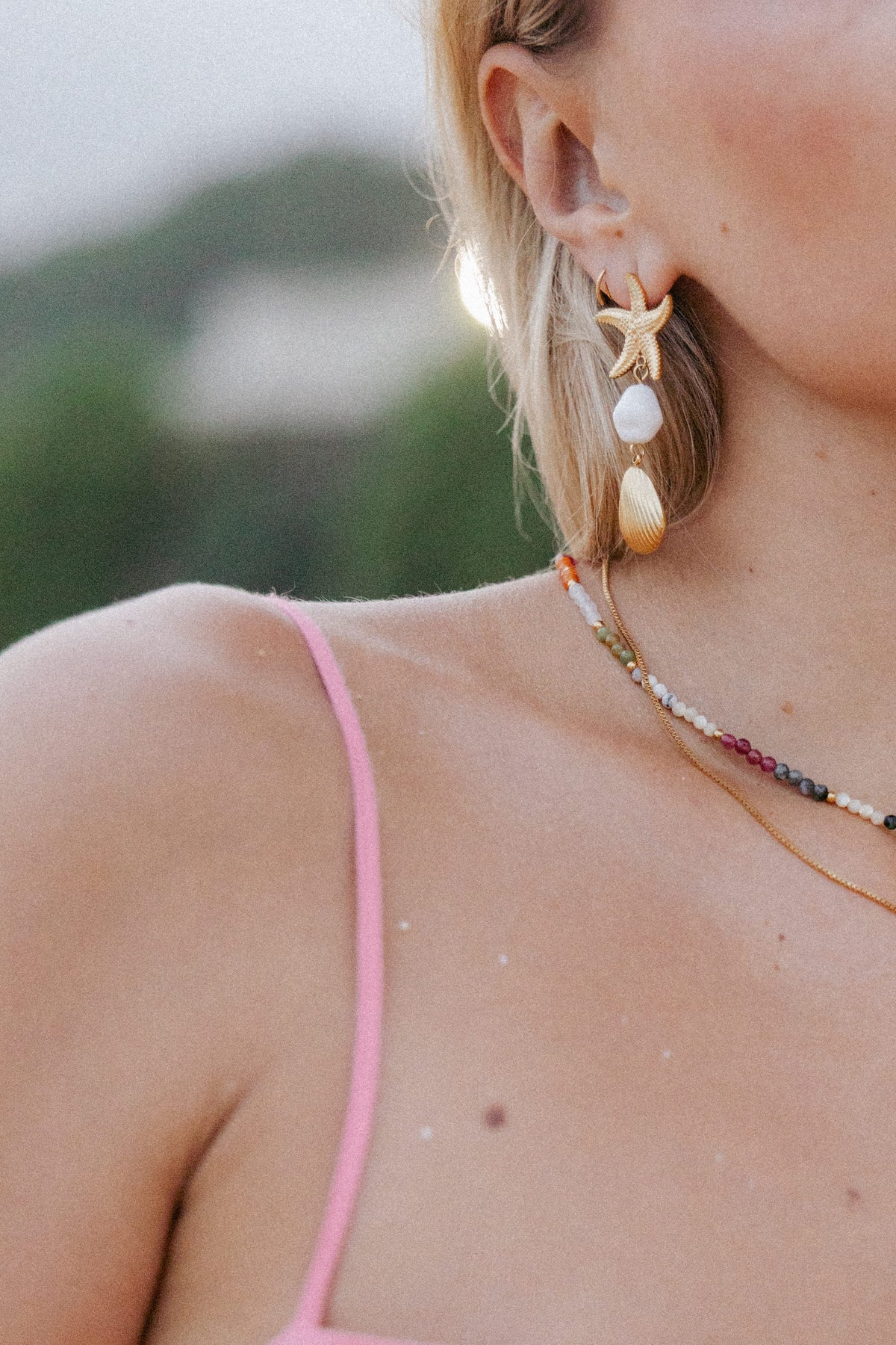 Guam Earrings in Gold – view 4 of 4