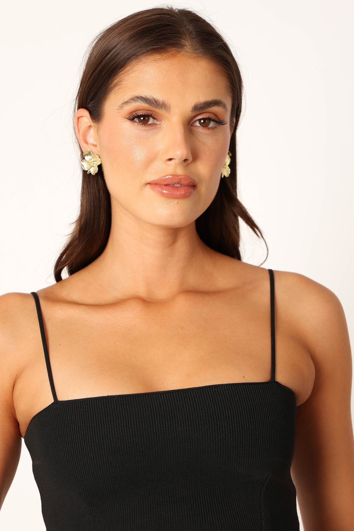 Hilary Flower Earrings in Gold – view 2 of 3