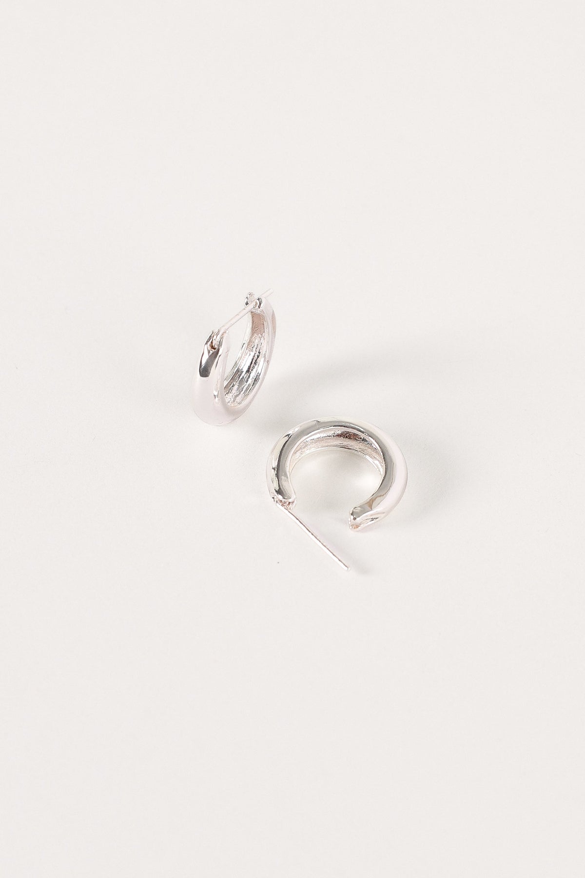Jonah Earrings in Silver – view 2 of 4