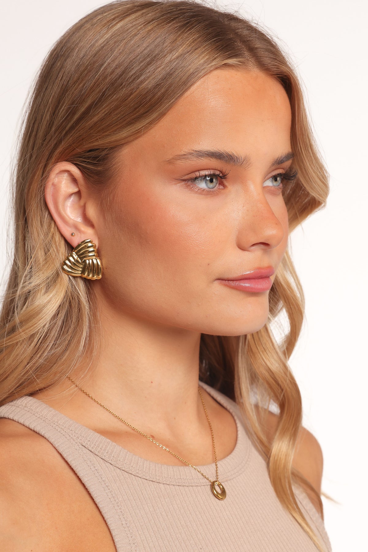 Katana Earrings in Gold – view 2 of 3
