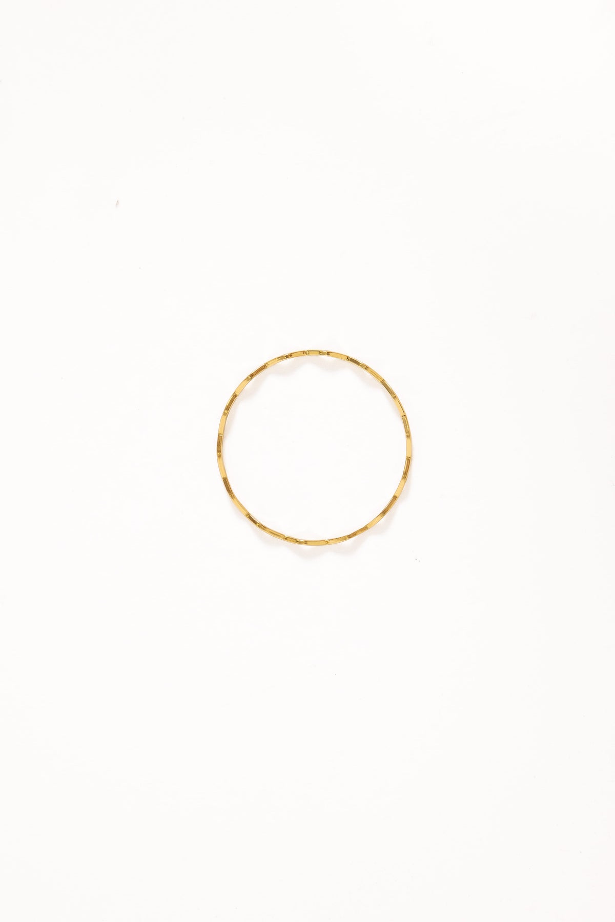 Layla Wave Bangle in Gold – view 3 of 4