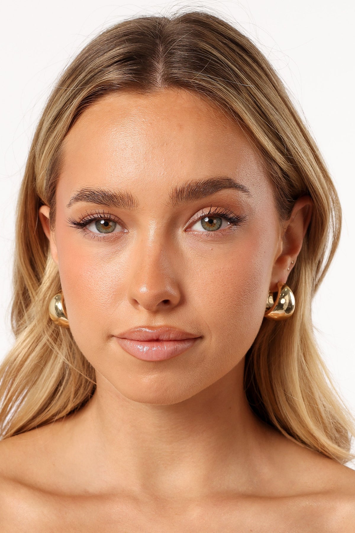 Leandra Earrings in Gold – view 2 of 3