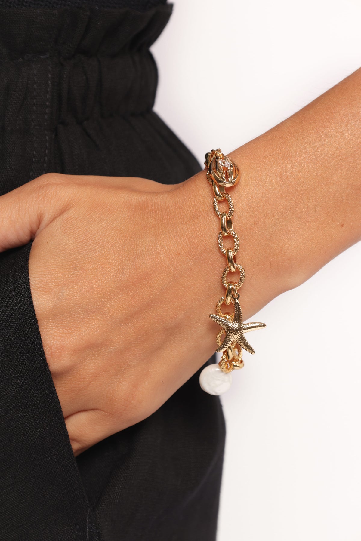 Leo Bracelet in Gold – view 1 of 3