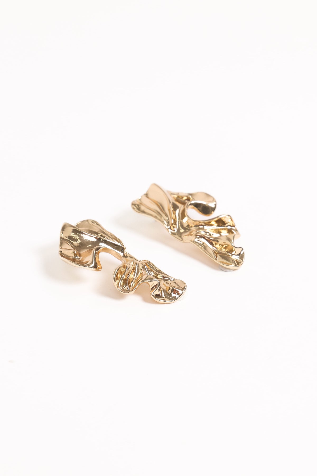 Lillian Earrings in Gold – view 3 of 4
