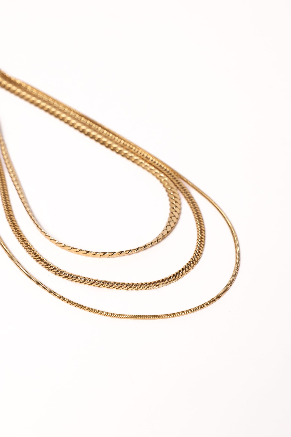 Logan Necklace in Gold – view 2 of 3