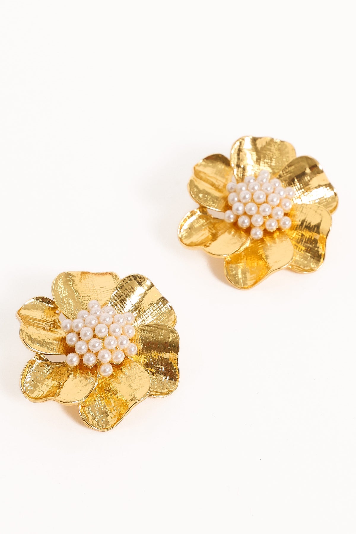 Lola Pearl Flower Earrings in Gold – view 3 of 4