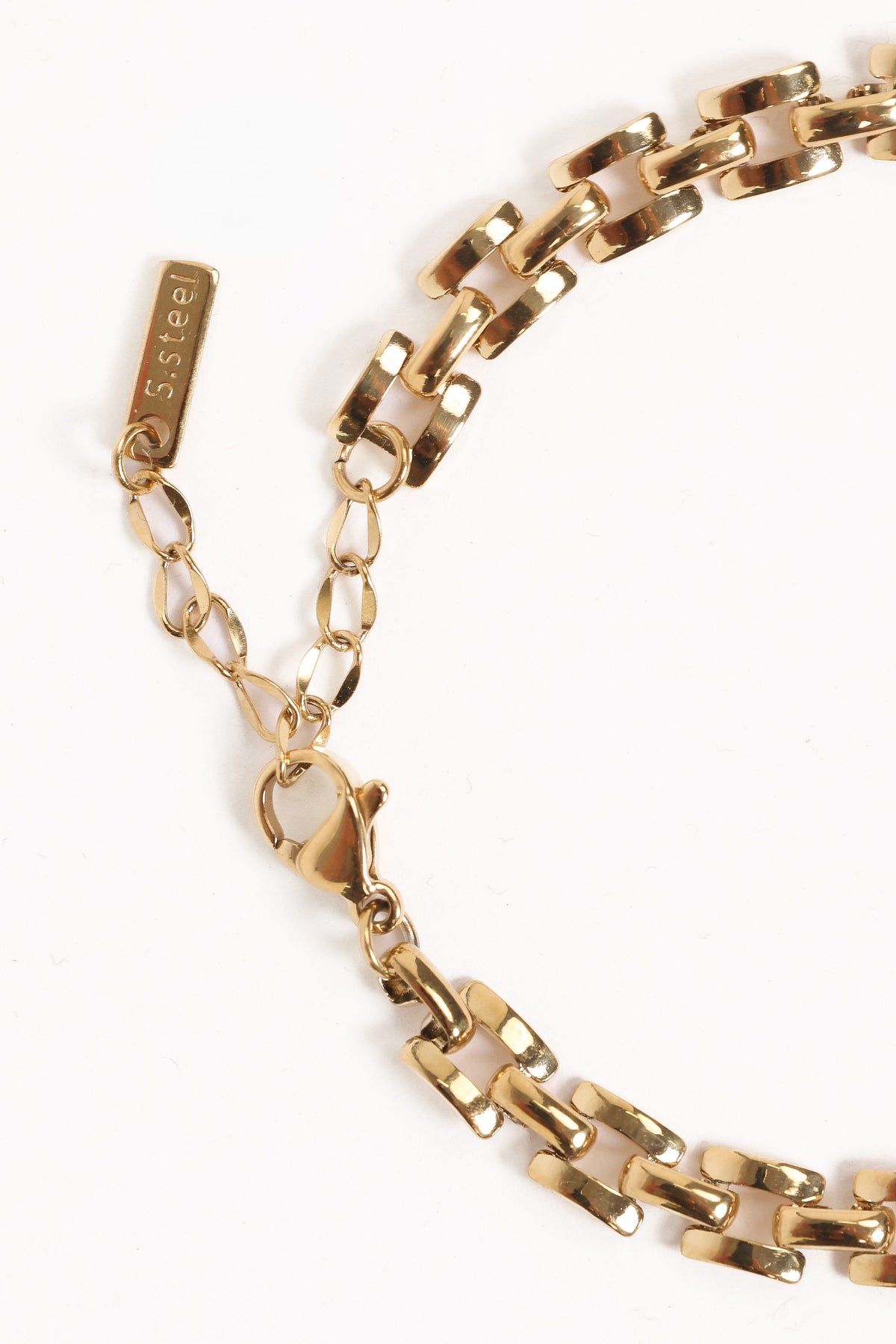 Priya Bracelet in Gold – view 4 of 5