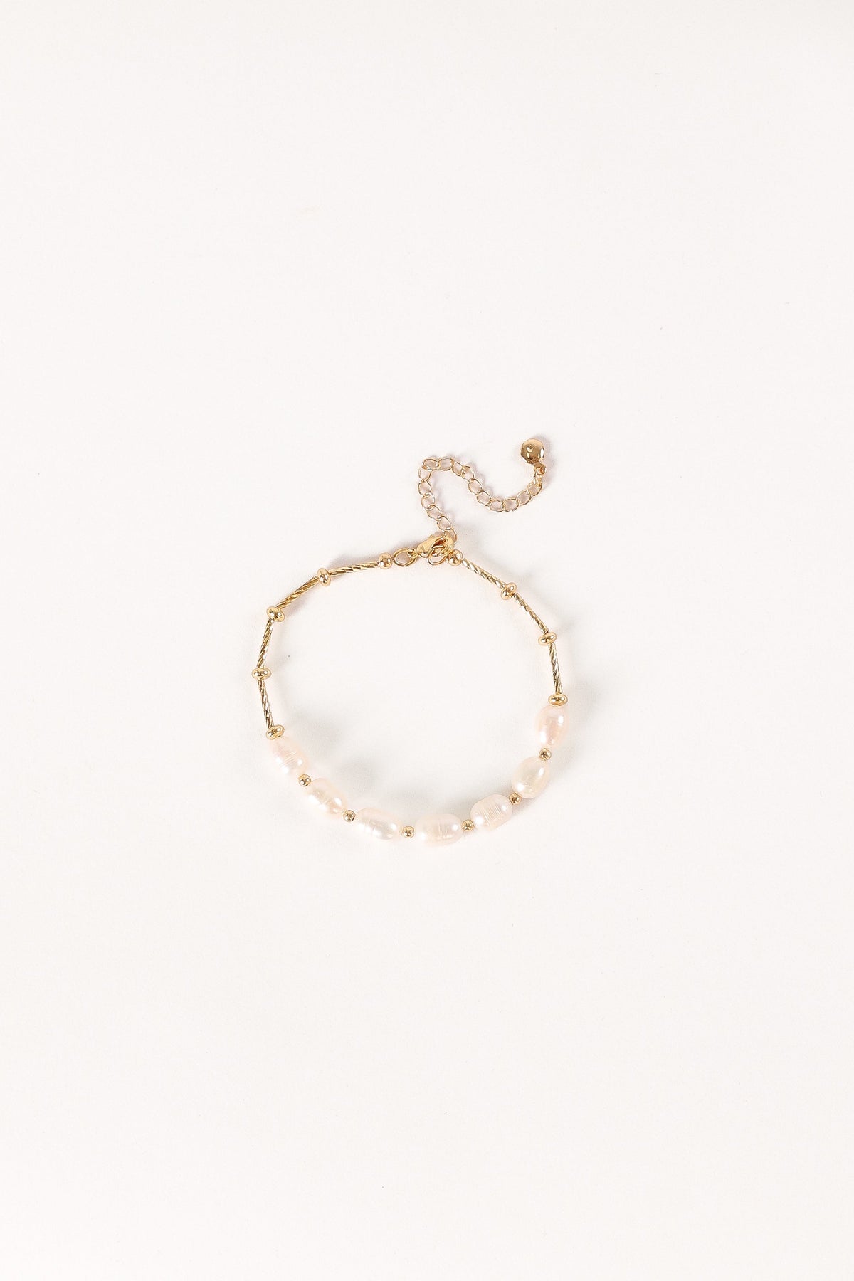 Ren Pearl Bracelet in Gold – view 2 of 3