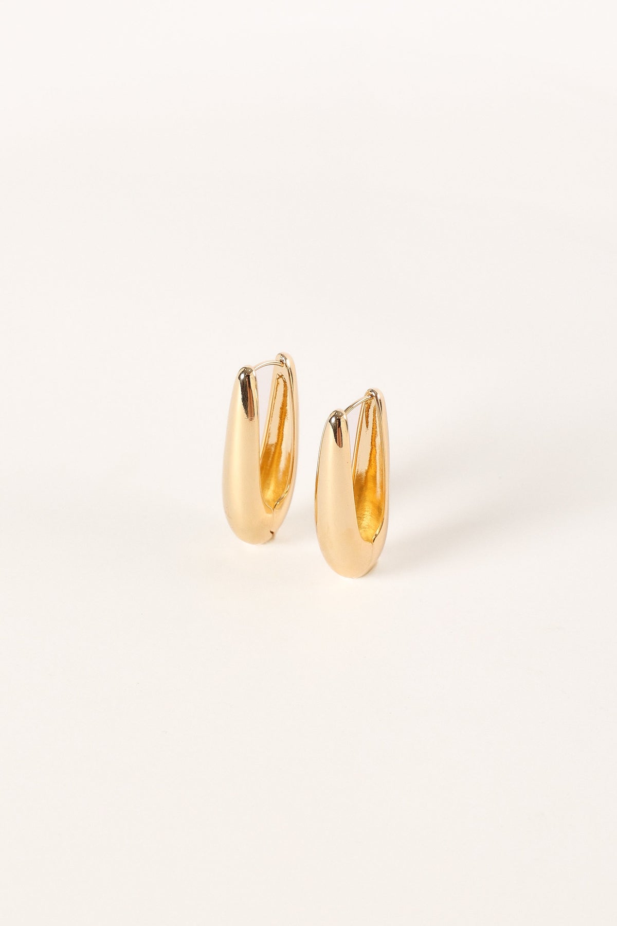 Rue Earrings in Gold – view 1 of 2