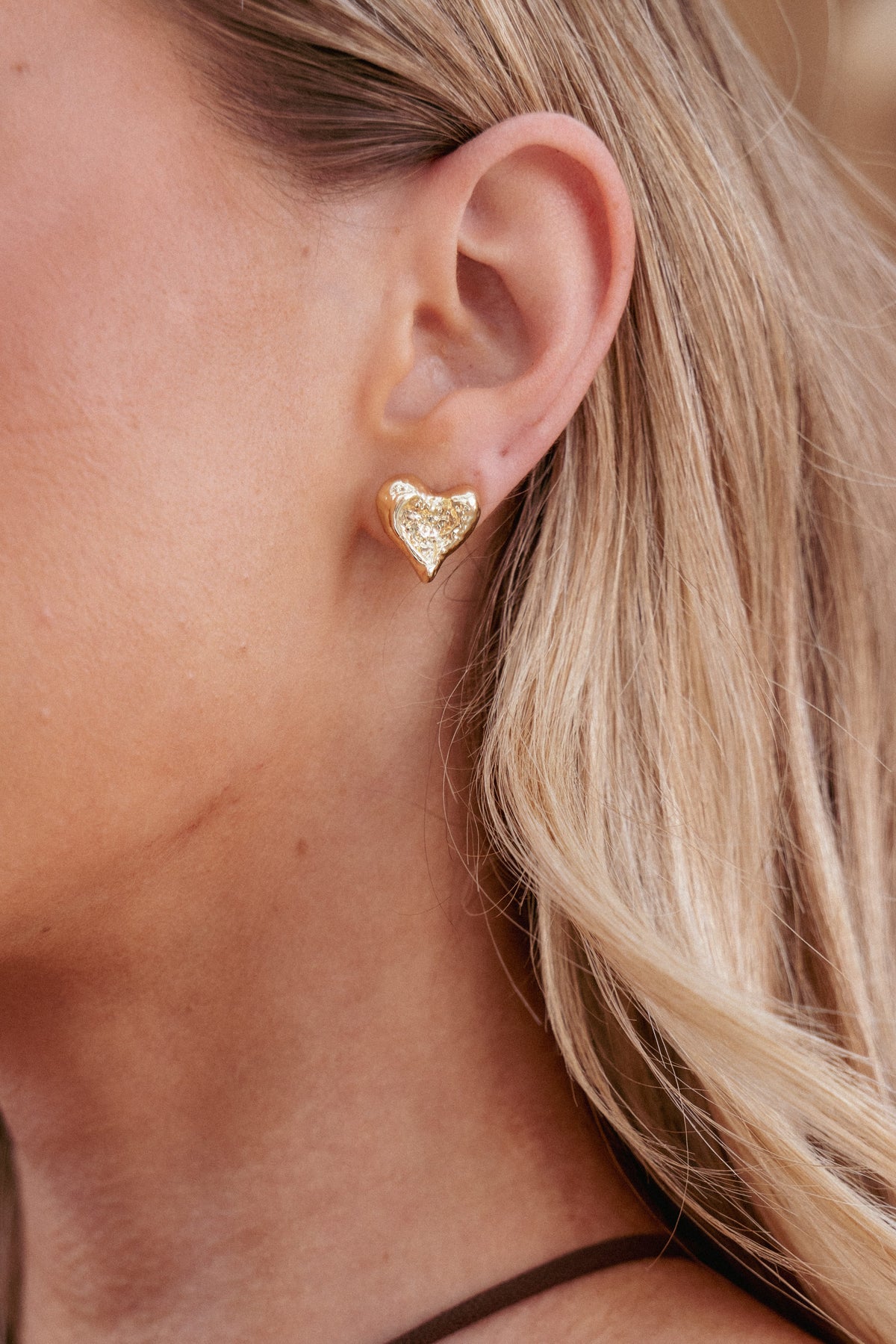 Shanice Heart Earrings in Gold – view 4 of 4