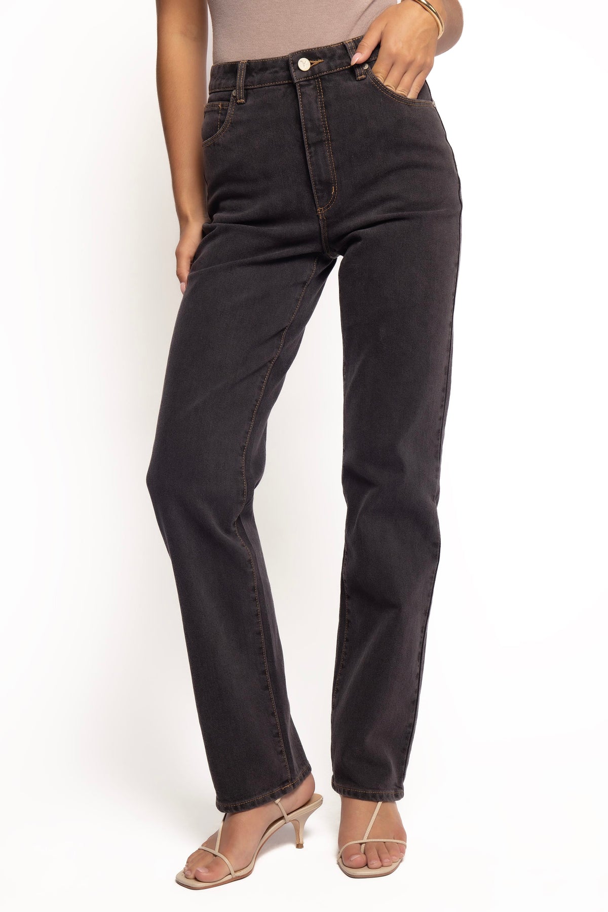 Abrand 94 High Straight Jeans in Cara Washed Black – view 7 of 8