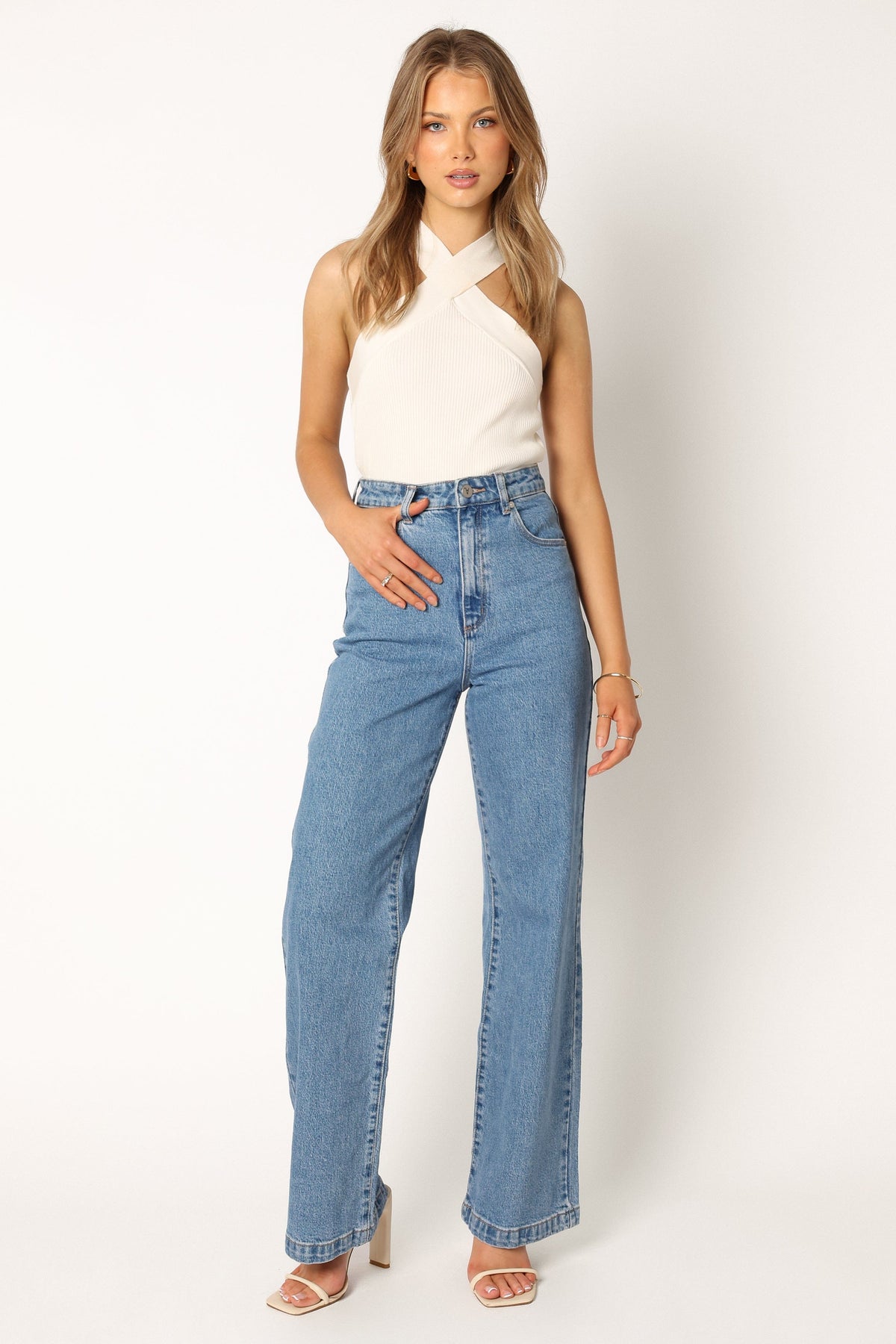 Abrand 94 High Wide Jeans in Debbie – view 7 of 11