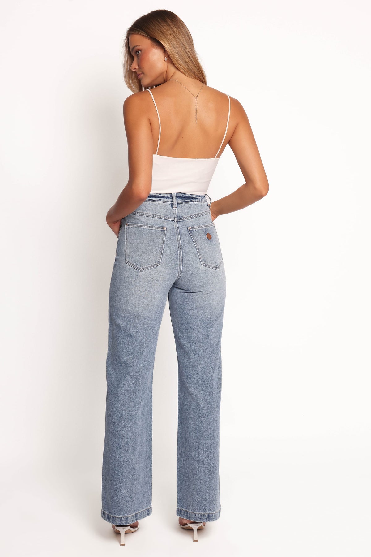 Abrand 94 High Wide Jeans in Liv – view 9 of 9