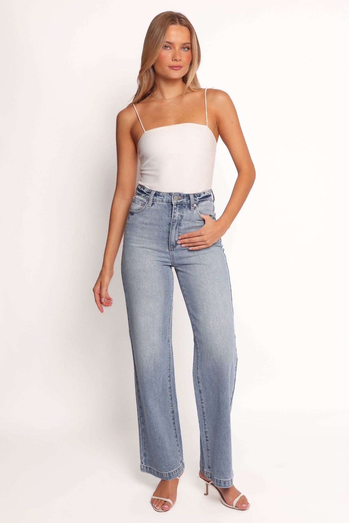 Abrand 94 High Wide Jeans in Liv – view 1 of 9