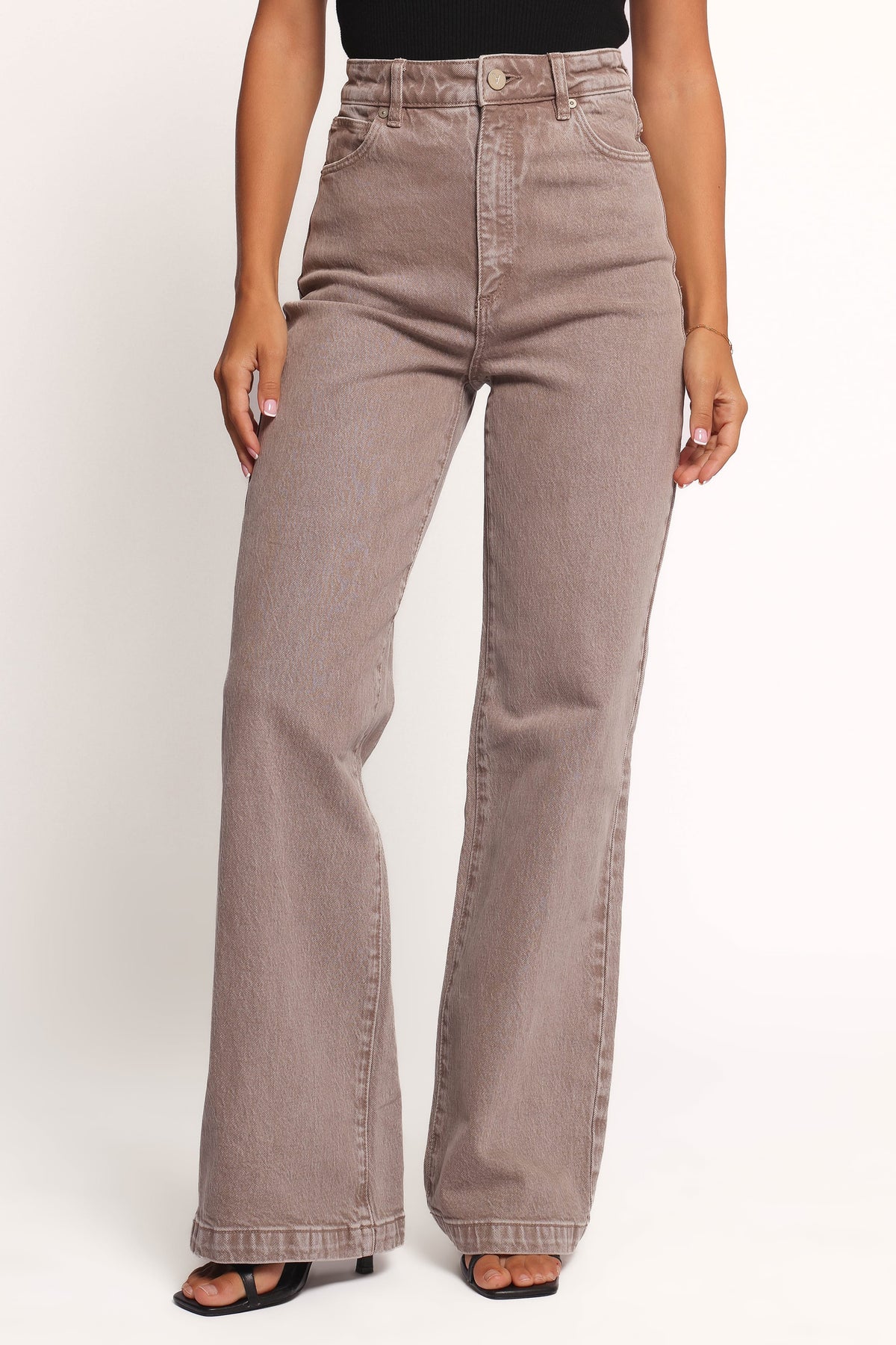 Abrand 94 High Wide Jeans in Mushroom – view 2 of 7