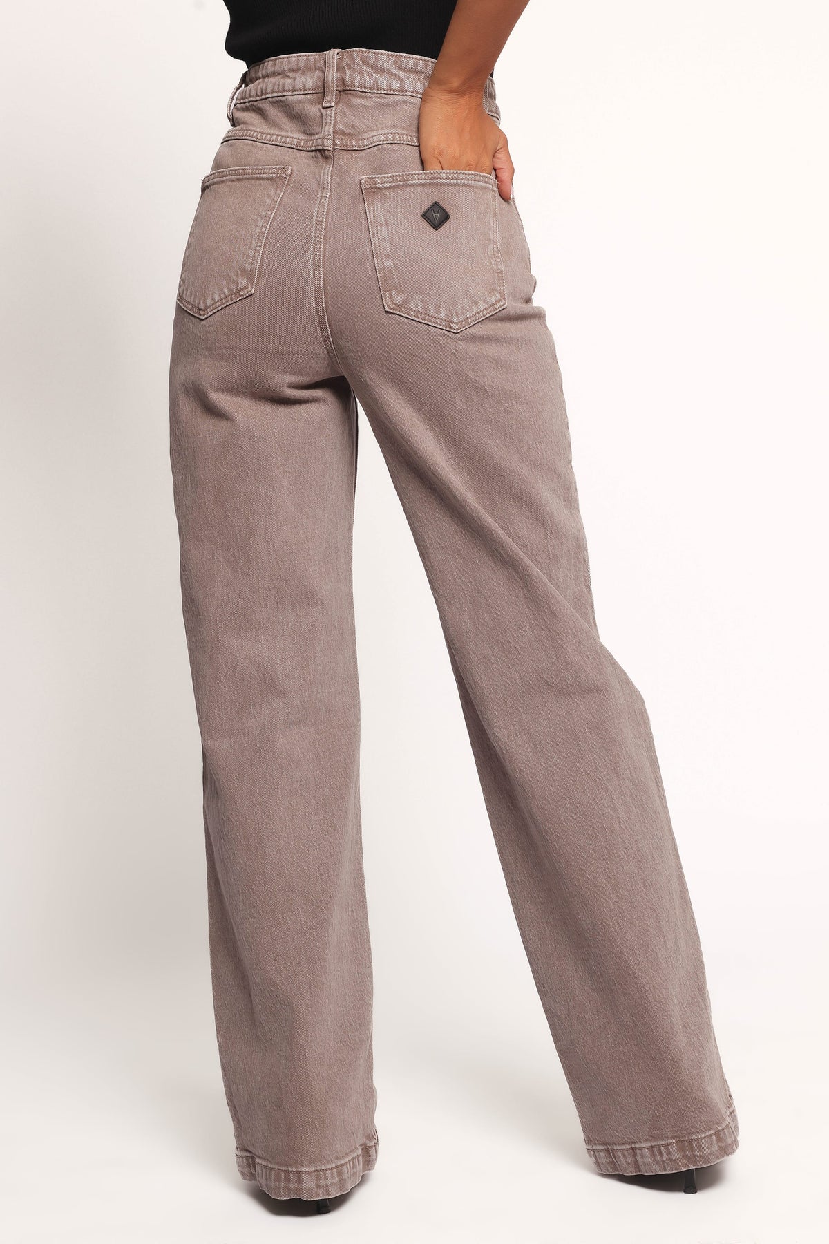Abrand 94 High Wide Jeans in Mushroom – view 6 of 7