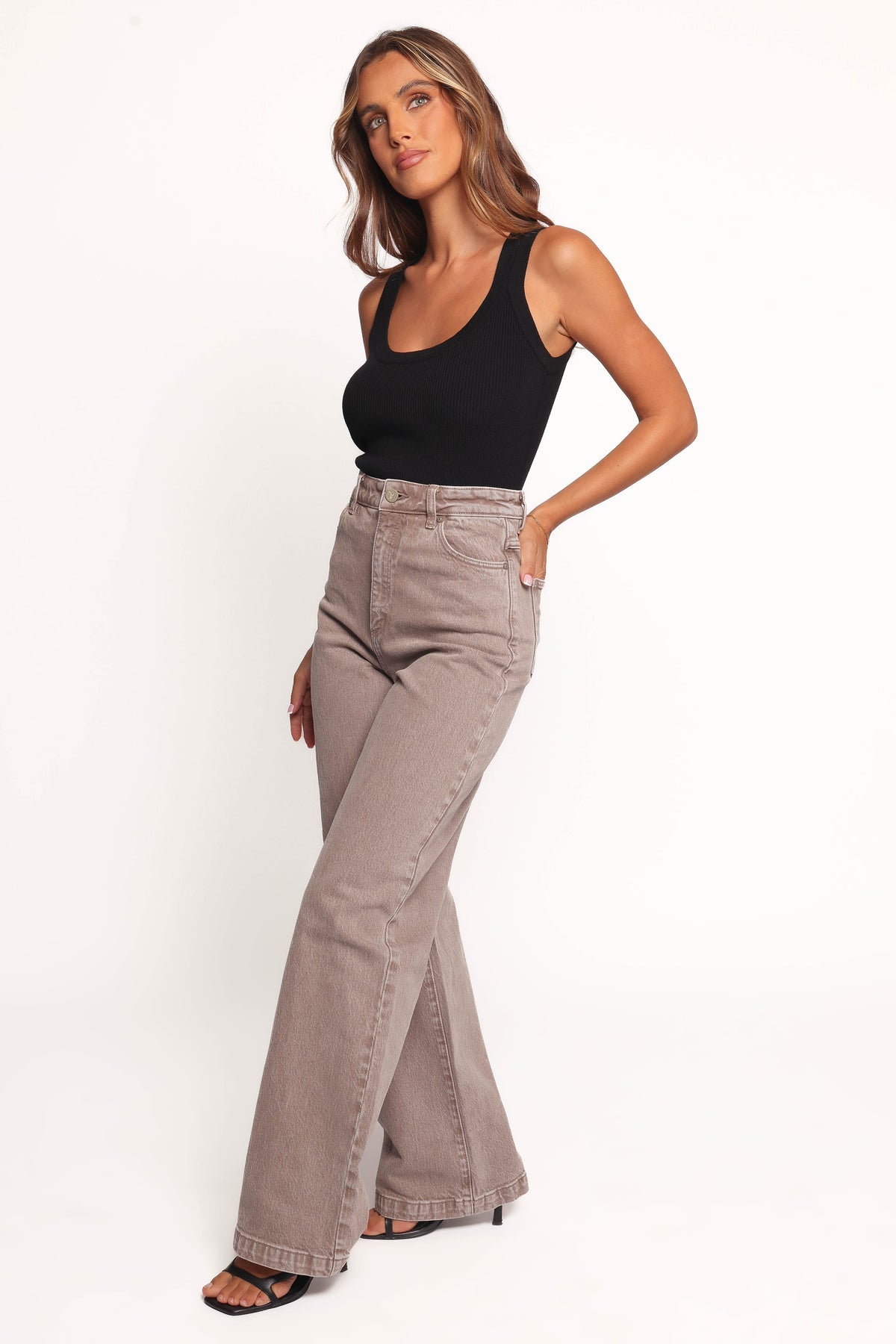 Abrand 94 High Wide Jeans in Mushroom – view 3 of 7