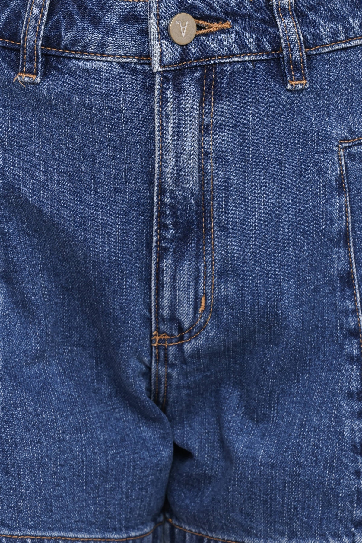 Abrand 94 Pleated Short in Bella – view 7 of 7