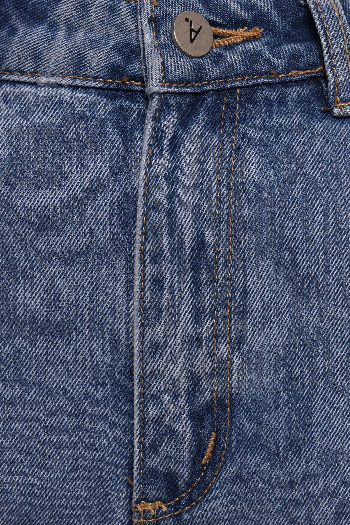 Abrand Carrie Shorts in Naomi – view 8 of 8