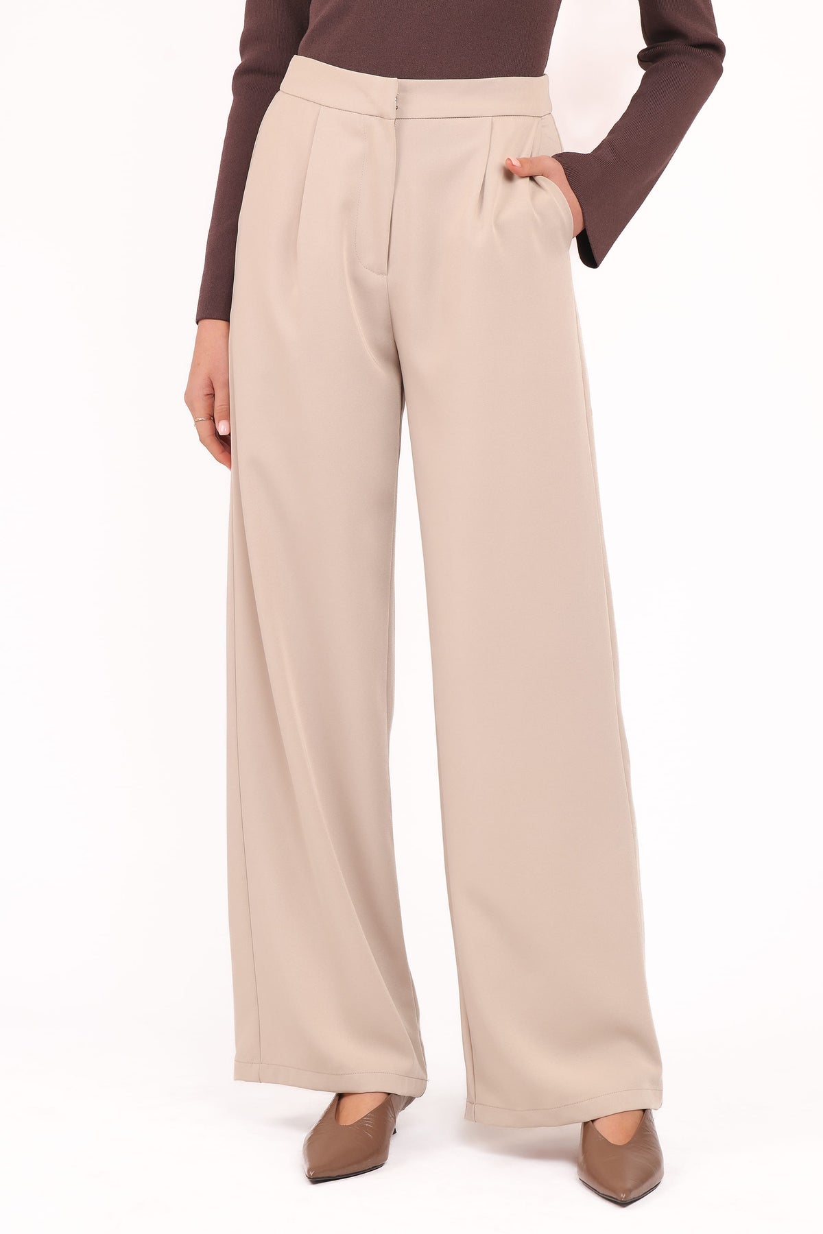 Ana Pants in Beige – view 3 of 6