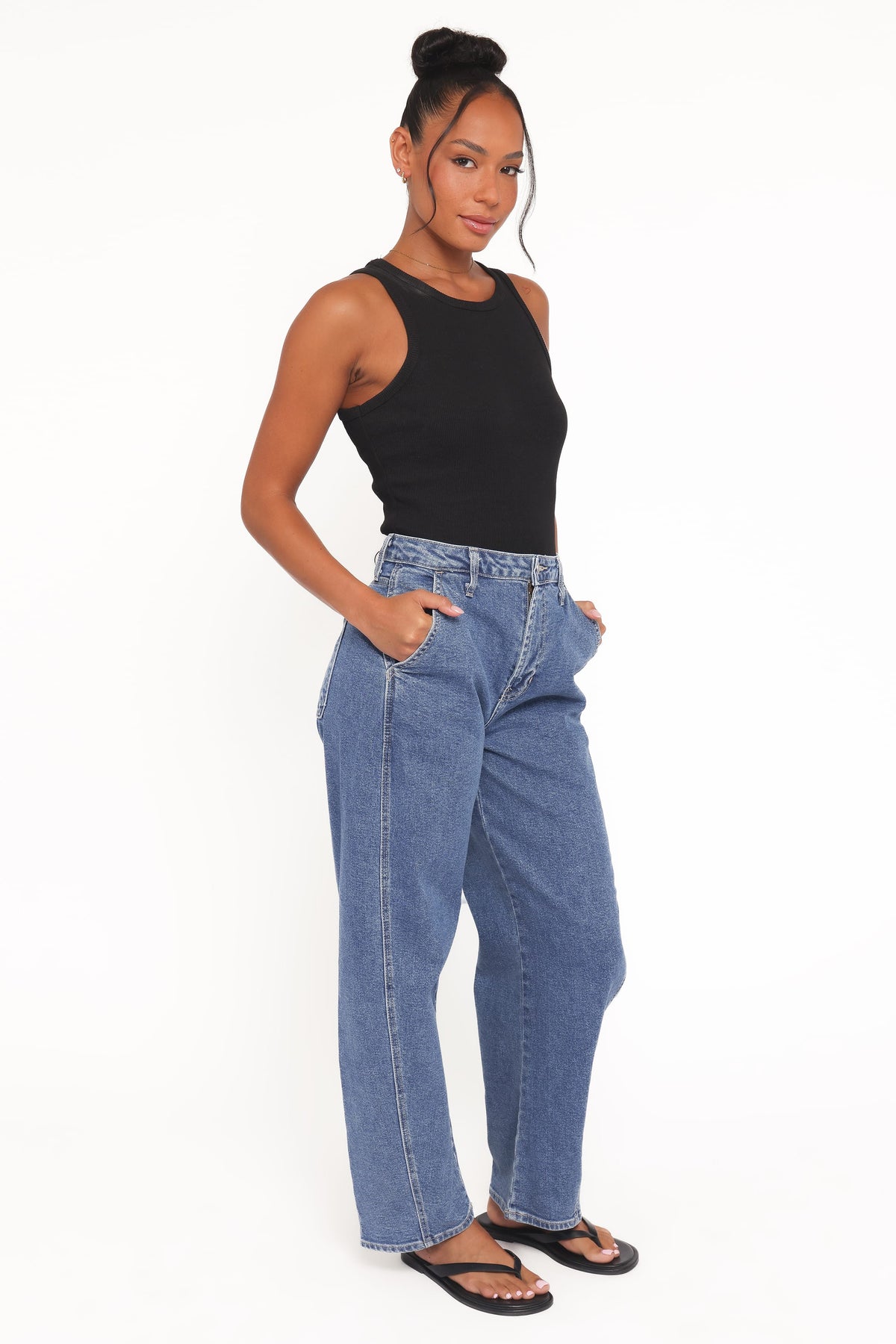 Cosima Stretch Arc Barrel Jean in Medium Wash – view 3 of 6