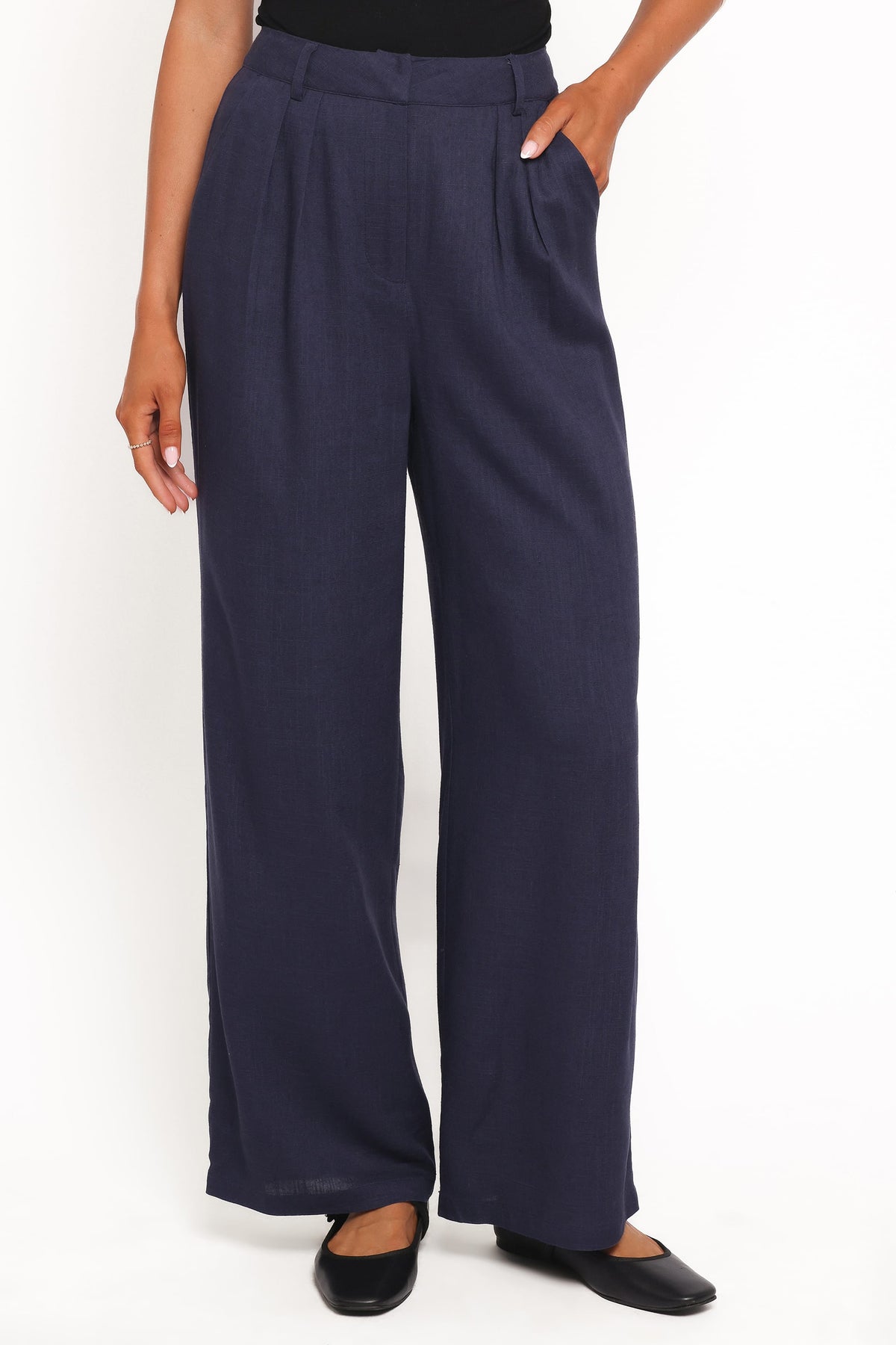 Dean Linen Pants in Navy – view 2 of 5