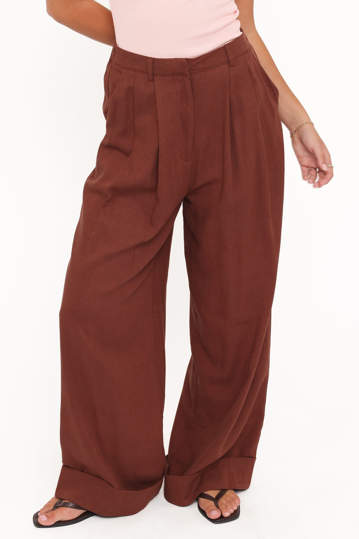 Elinor Cuffed Linen Pant in Brown – view 3 of 7