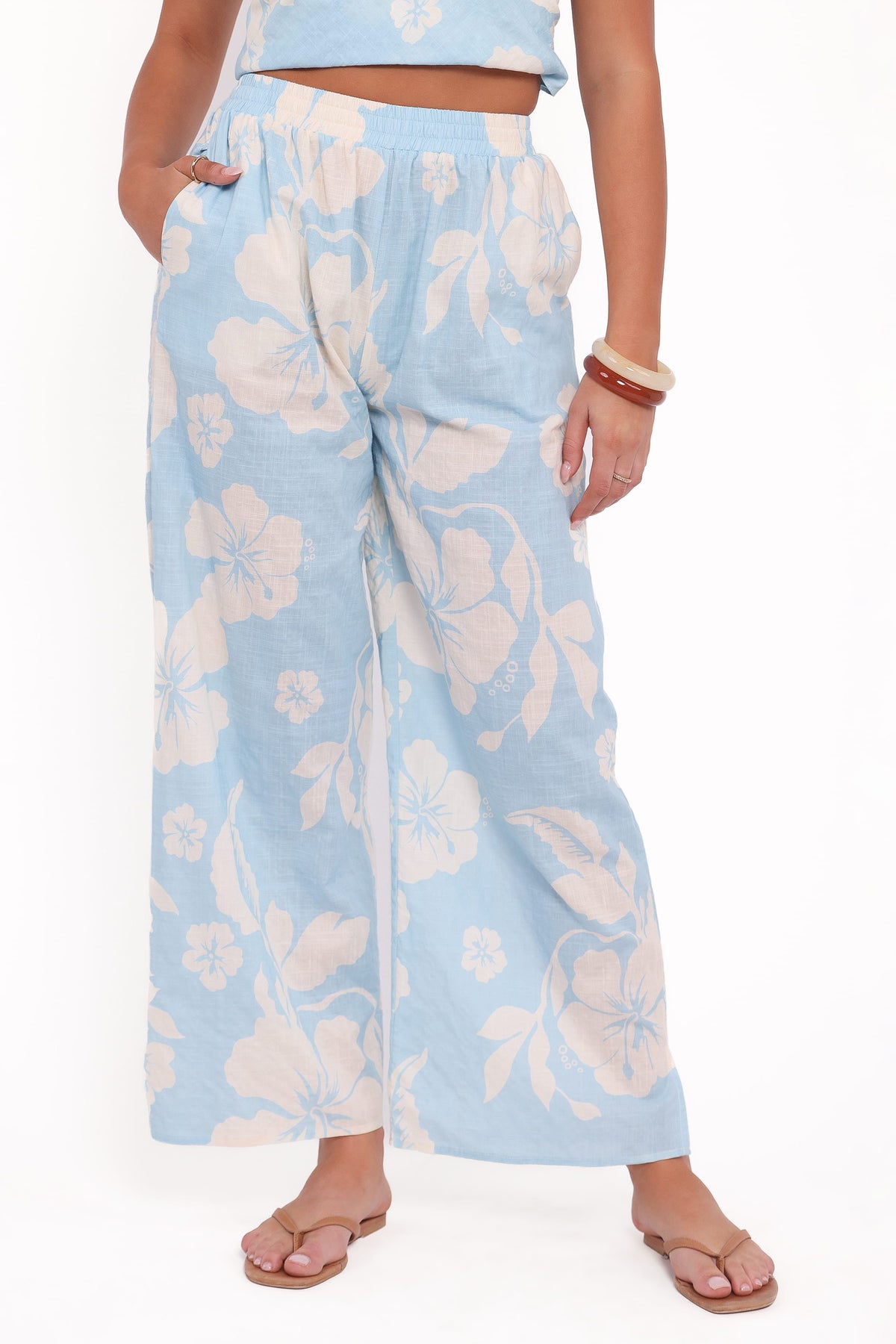 Lourdes Wide Leg Pant in Blue Hibiscus – view 2 of 5