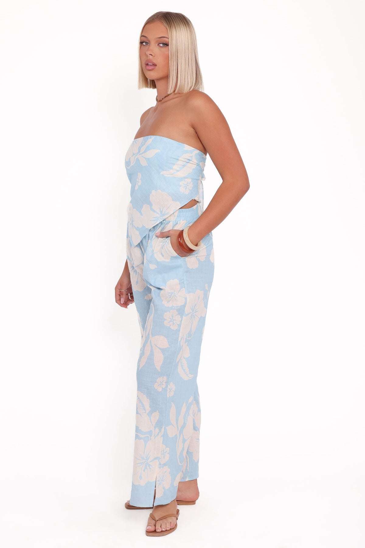 Lourdes Wide Leg Pant in Blue Hibiscus – view 3 of 5