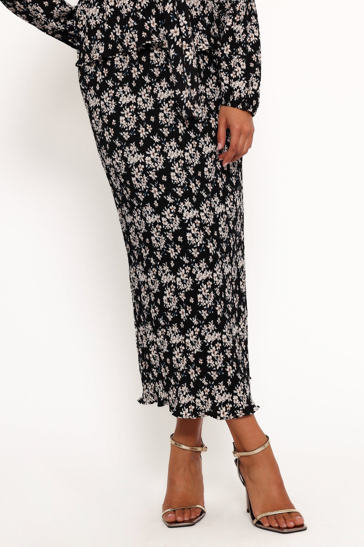 Minelli Pleat Midi Skirt in Black/White Floral – view 4 of 7
