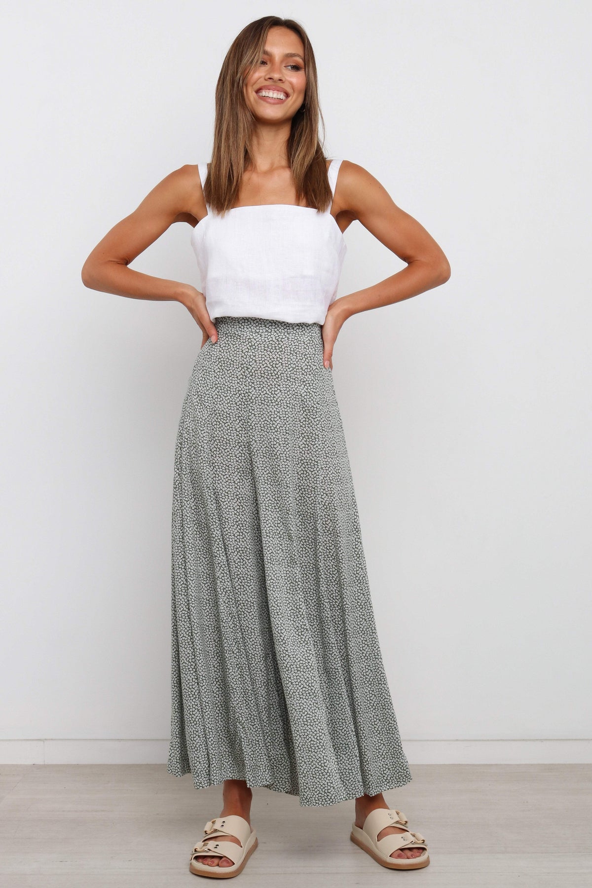 Neveah Pant in Green – view 1 of 7