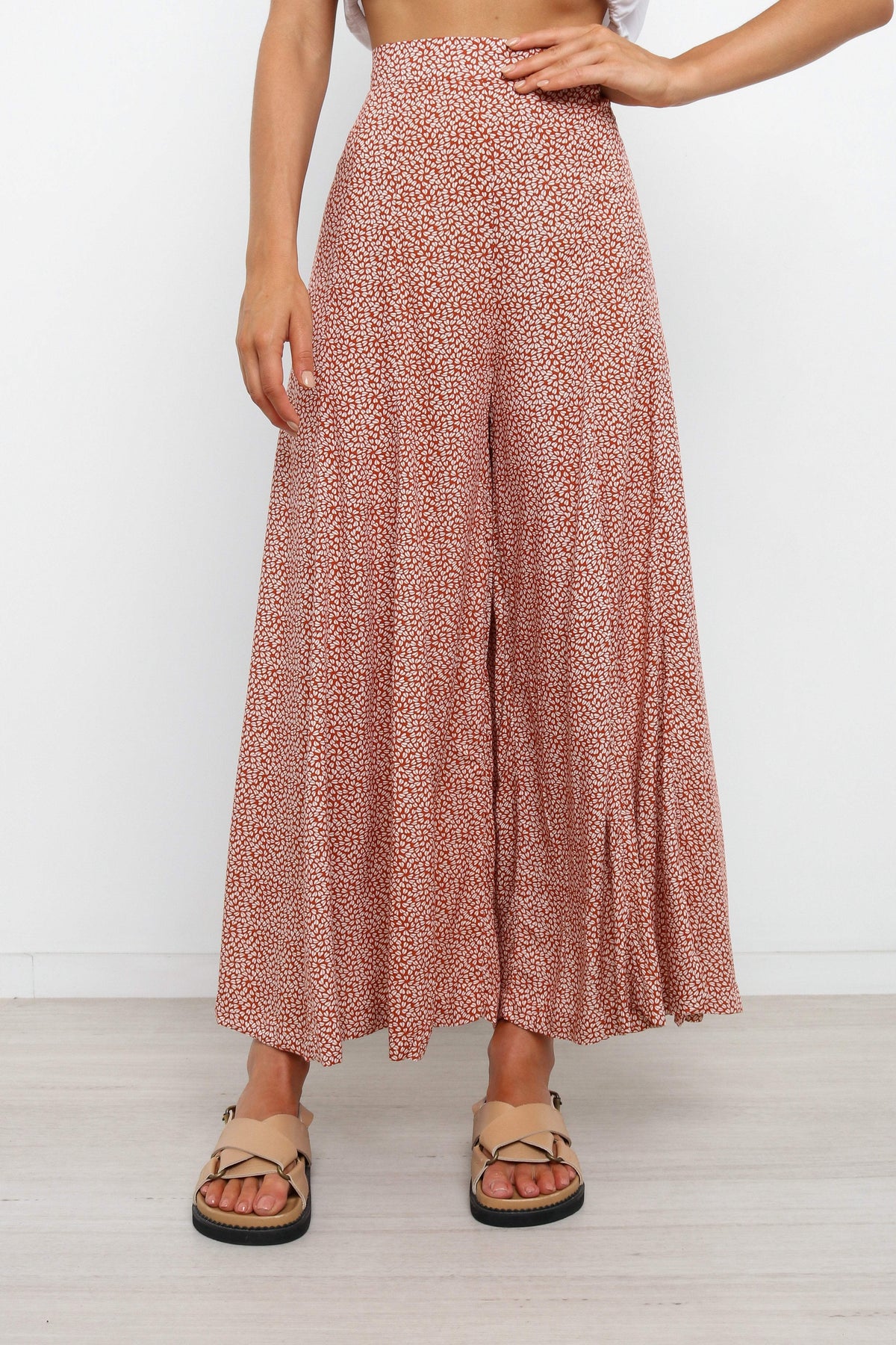Neveah Pant in Rust – view 3 of 8