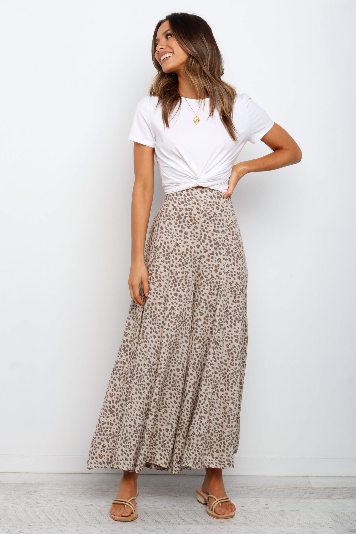 Selby Pant in Beige – view 4 of 8