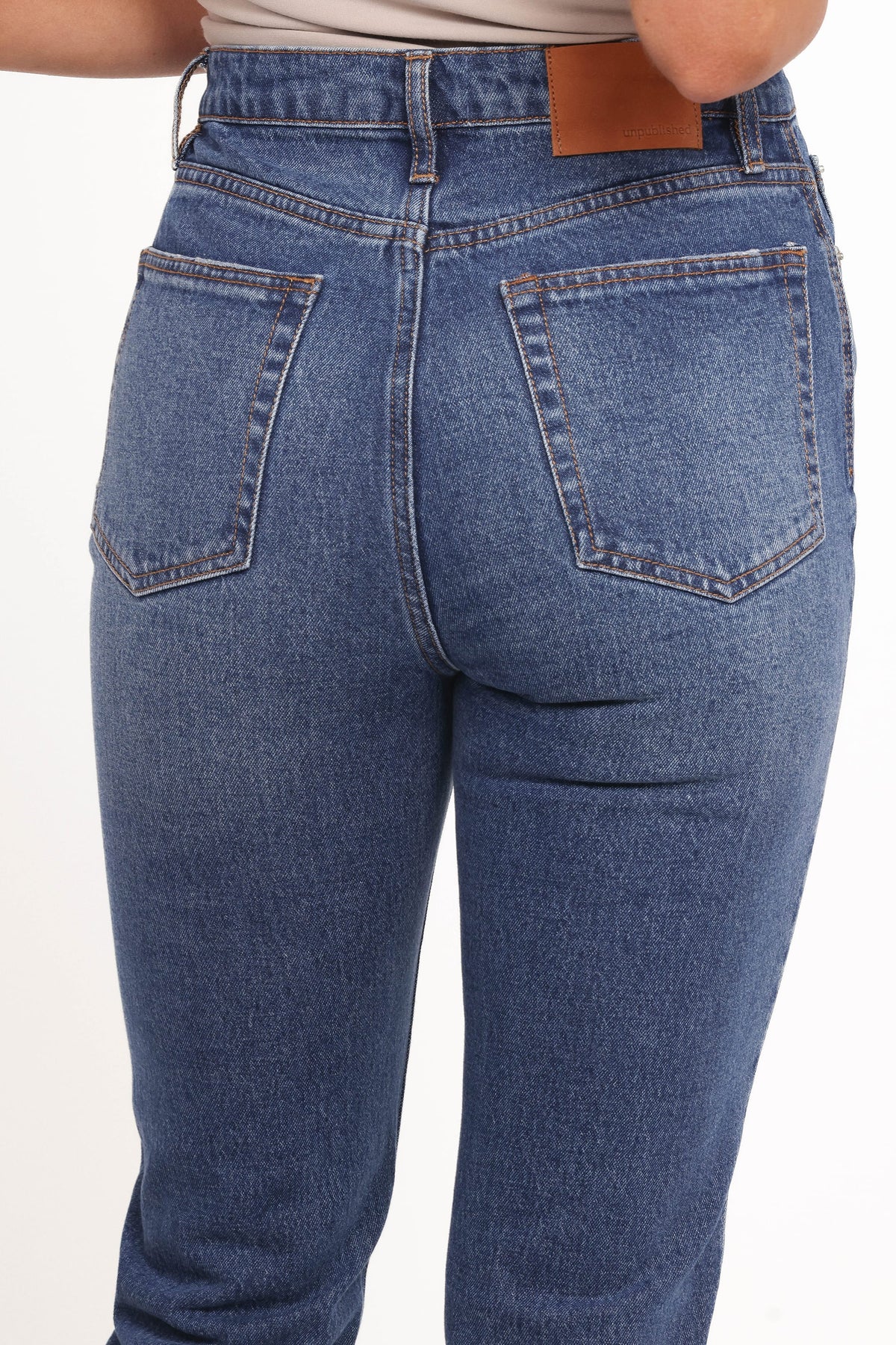 Sloane Slim Leg Jean in Temescal – view 5 of 6