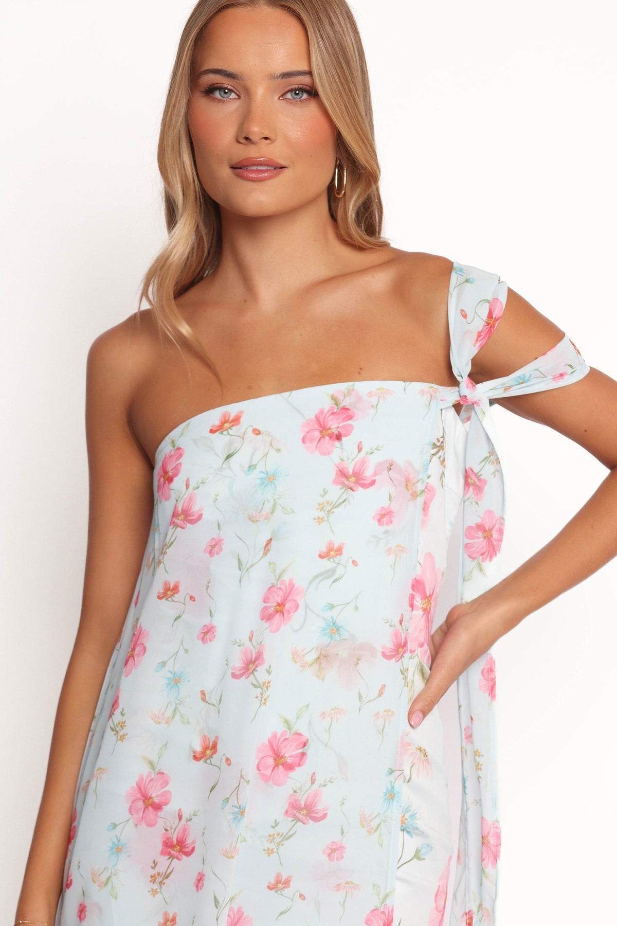 Eloisa Maxi Dress in Blue Floral – view 3 of 8