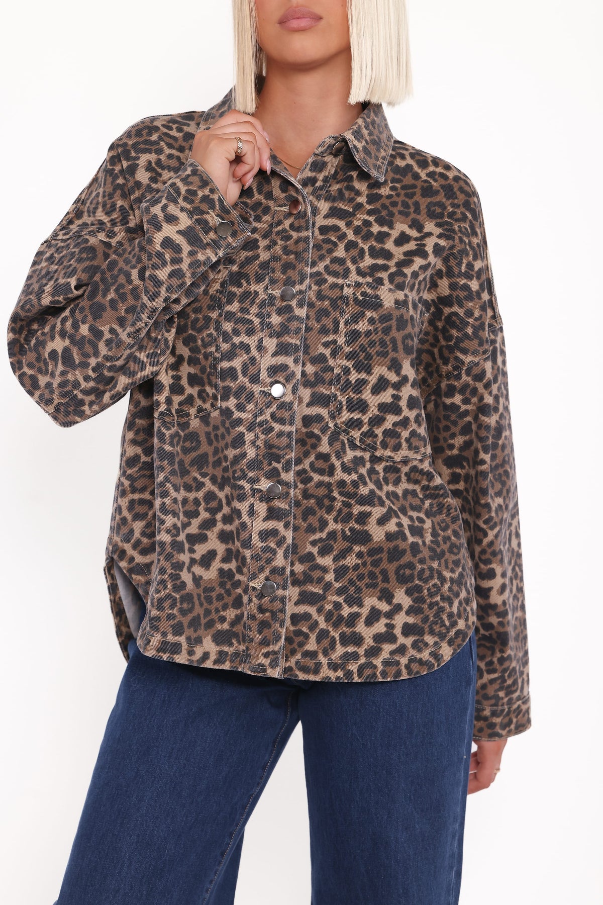 Elias Shacket in Leopard – view 2 of 6