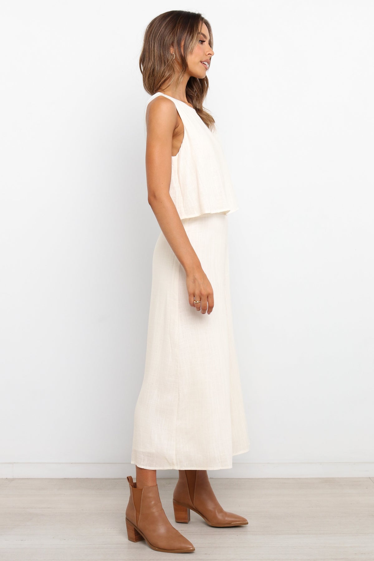 Femme Jumpsuit in White – view 5 of 6