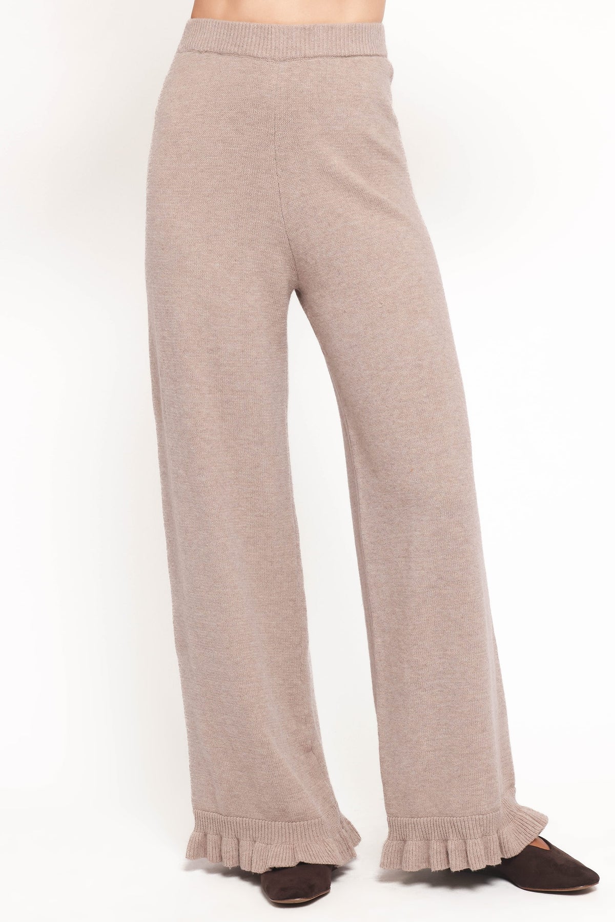 Eve Pant Set in Beige – view 6 of 7