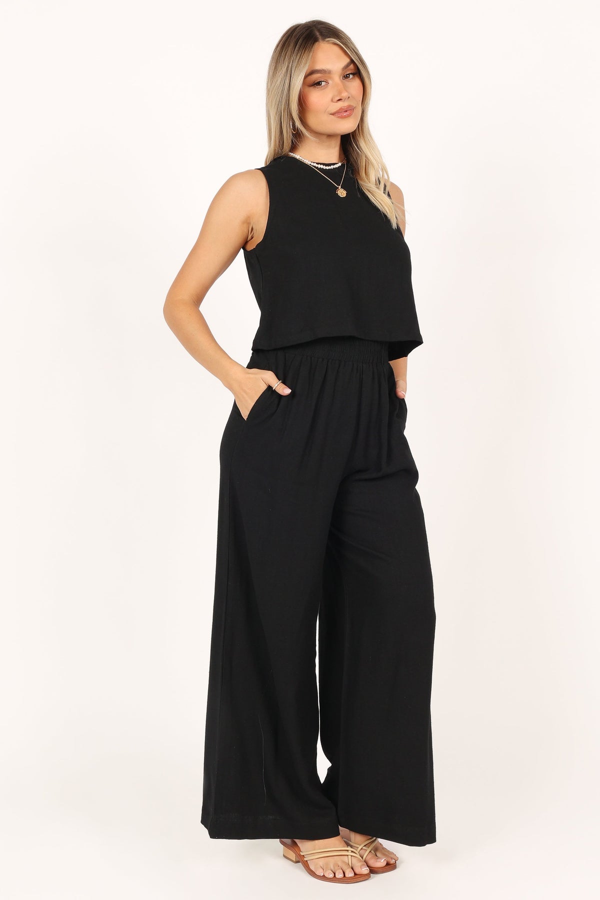 Marnie Set in Black – view 7 of 8