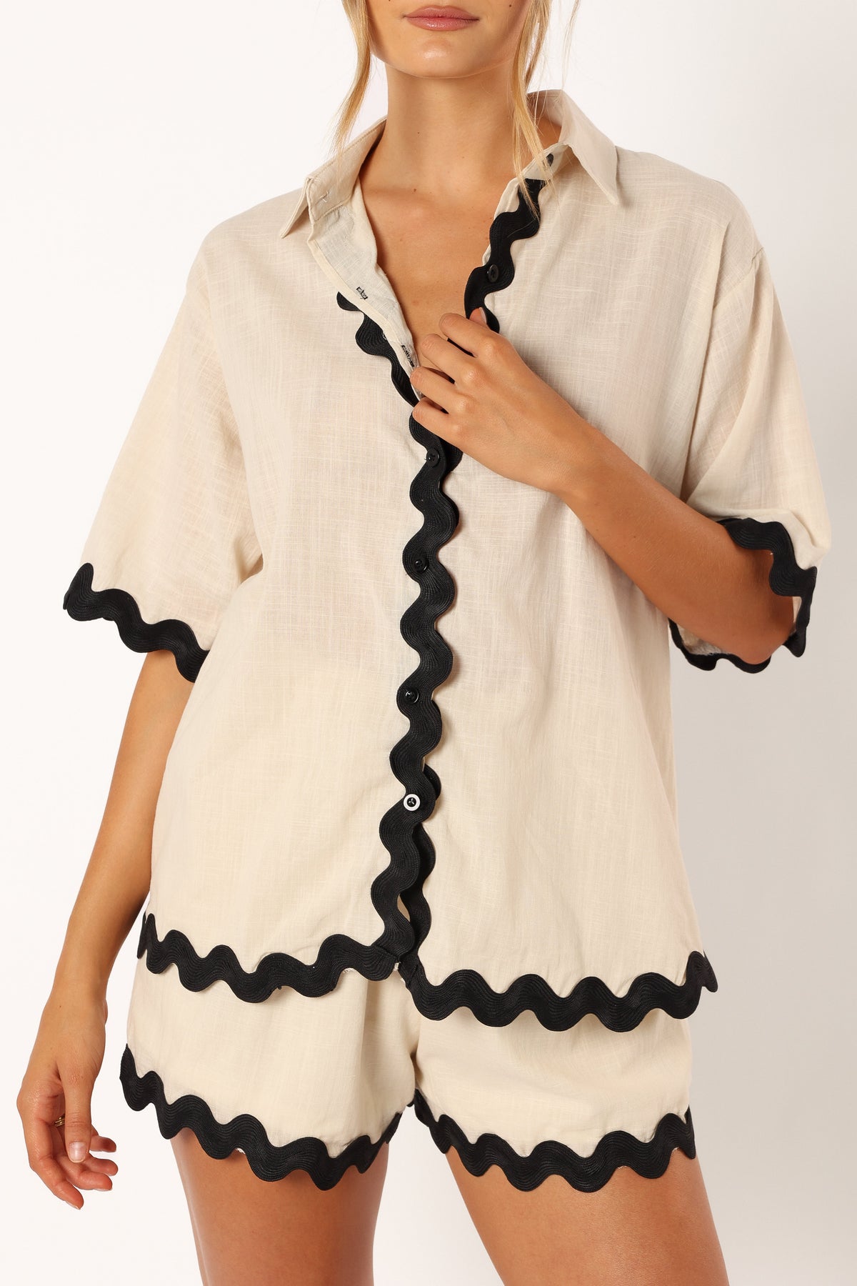 Wilson Short Set in Cream Black – view 12 of 16