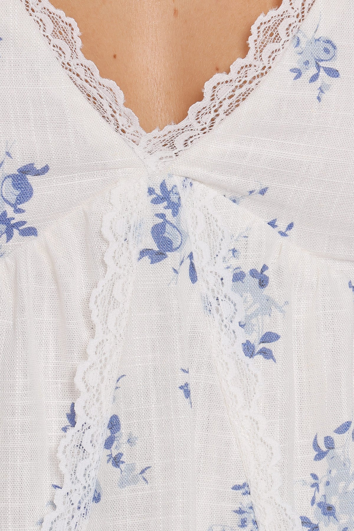 Aminta Top in Blue Floral – view 4 of 7